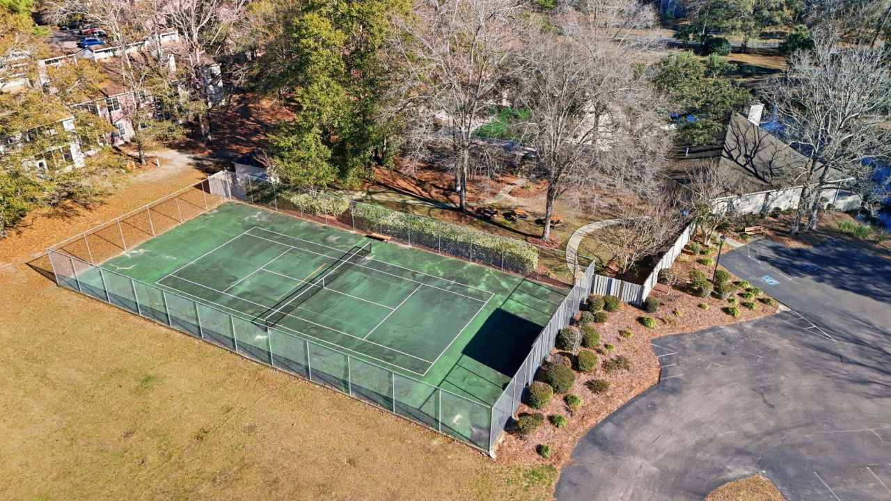 7734 Park Gate Drive Photo 47