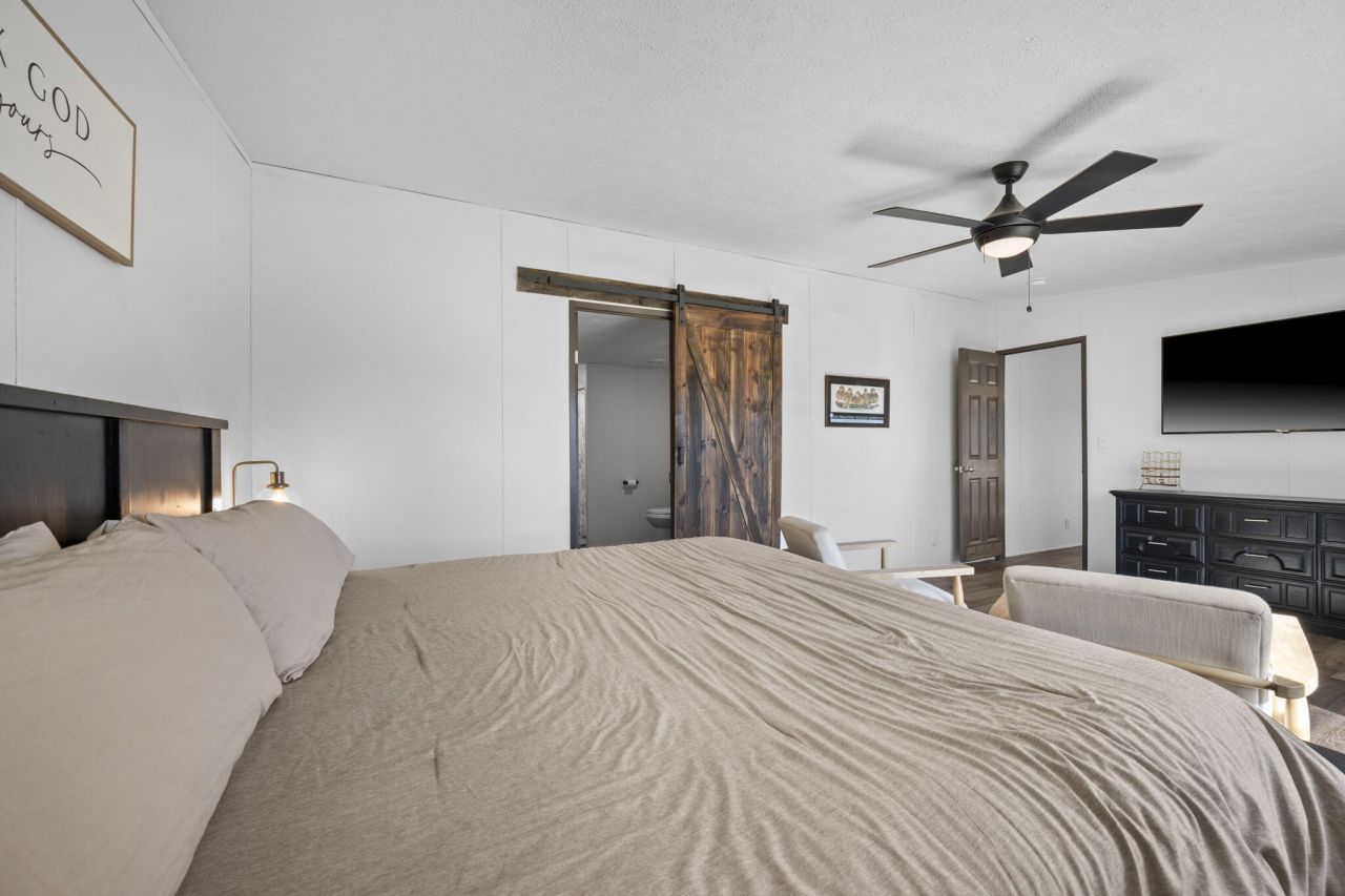 232 Palace Drive Photo 32