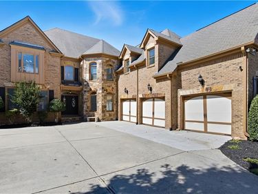 4728 Moon Hollow Court, Buford, GA 30519