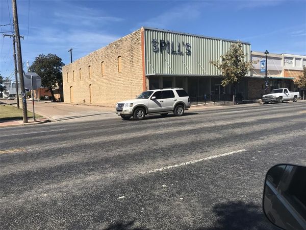 135 S Main Street , Winters, TX 79567