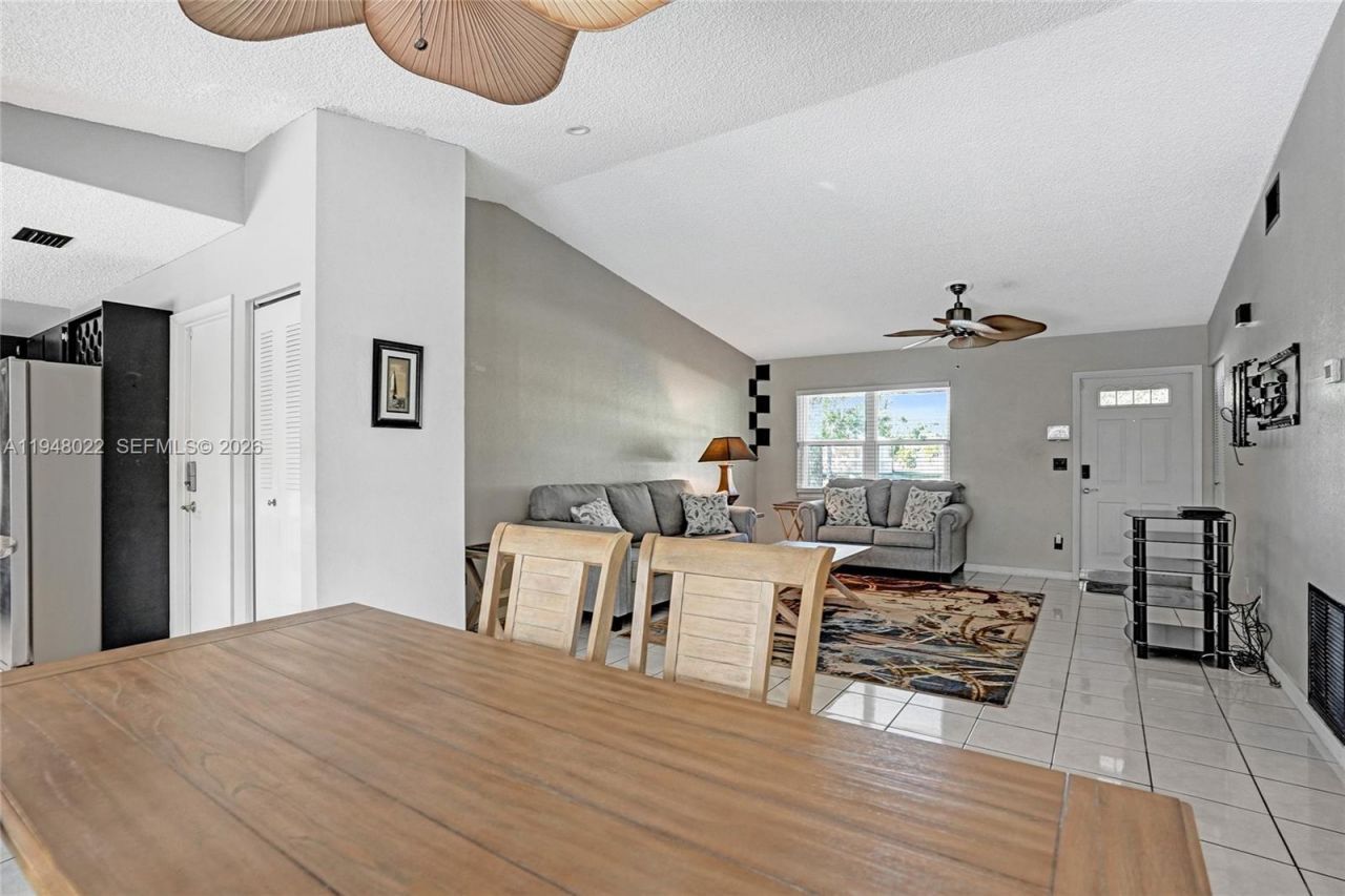 2252 SE Rainier Rd, Port Saint Lucie, FL 34952 Photo