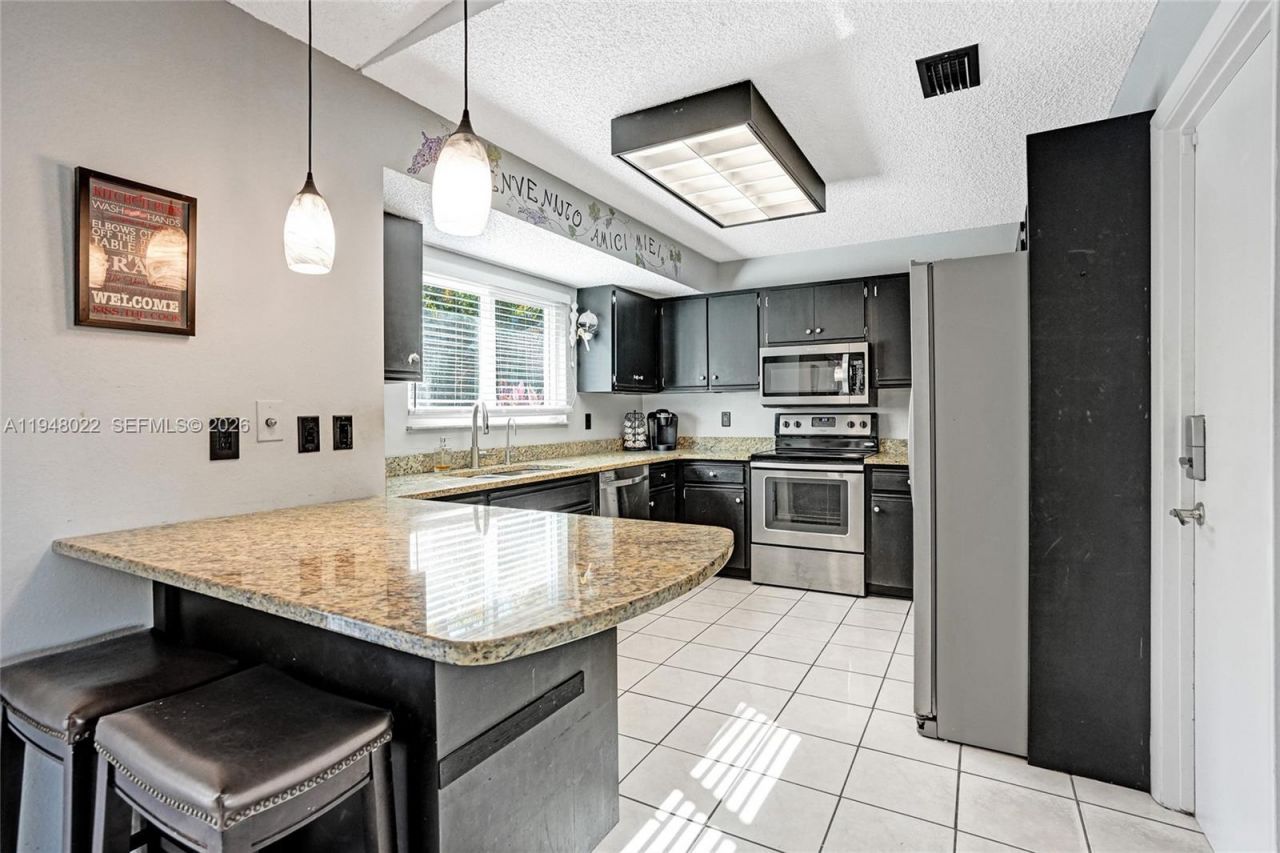 2252 SE Rainier Rd, Port Saint Lucie, FL 34952 Photo