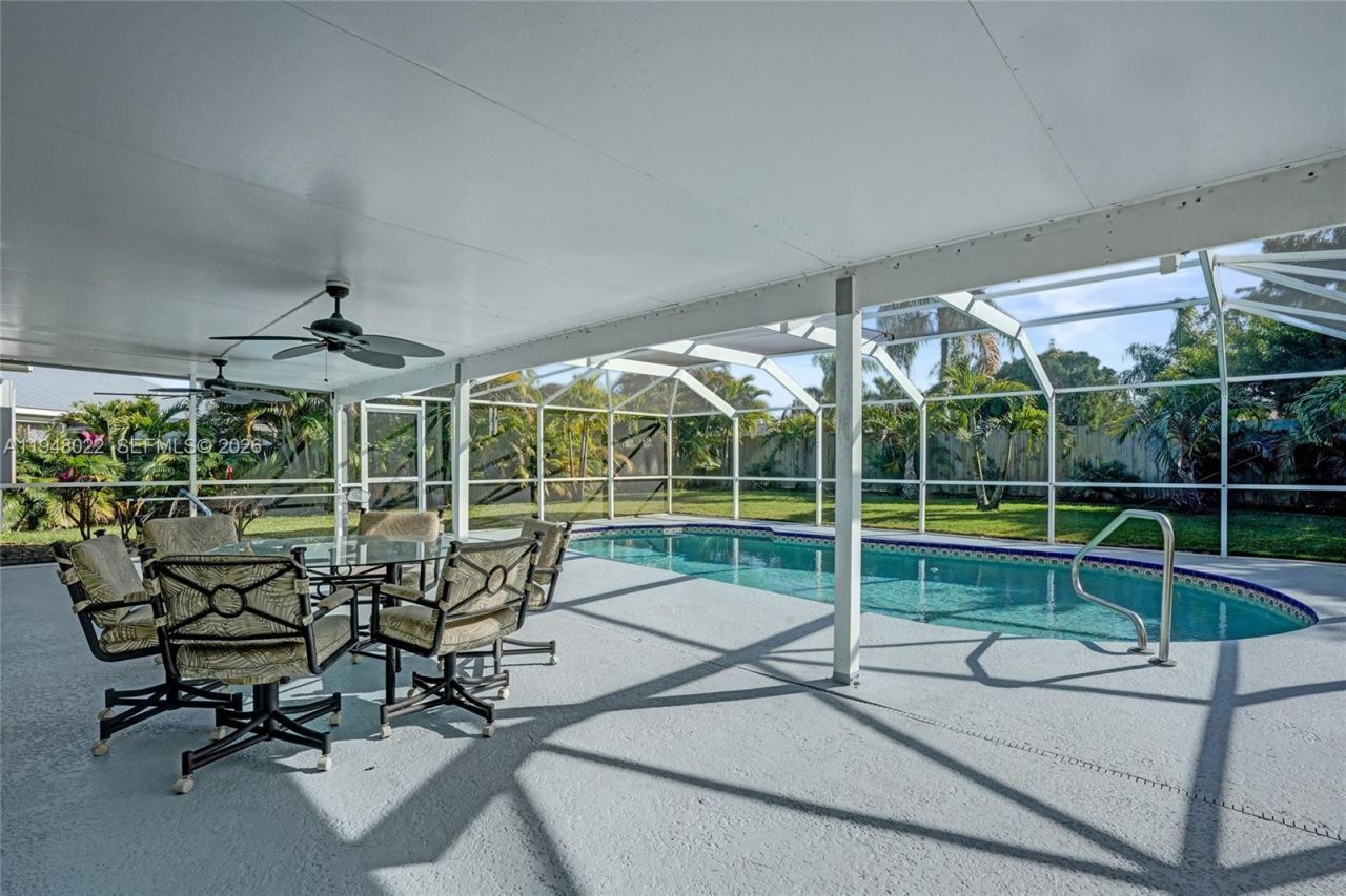 2252 SE Rainier Rd, Port Saint Lucie, FL 34952 Photo