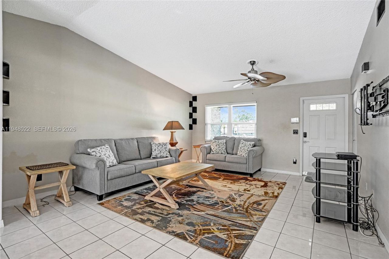 2252 SE Rainier Rd, Port Saint Lucie, FL 34952 Photo