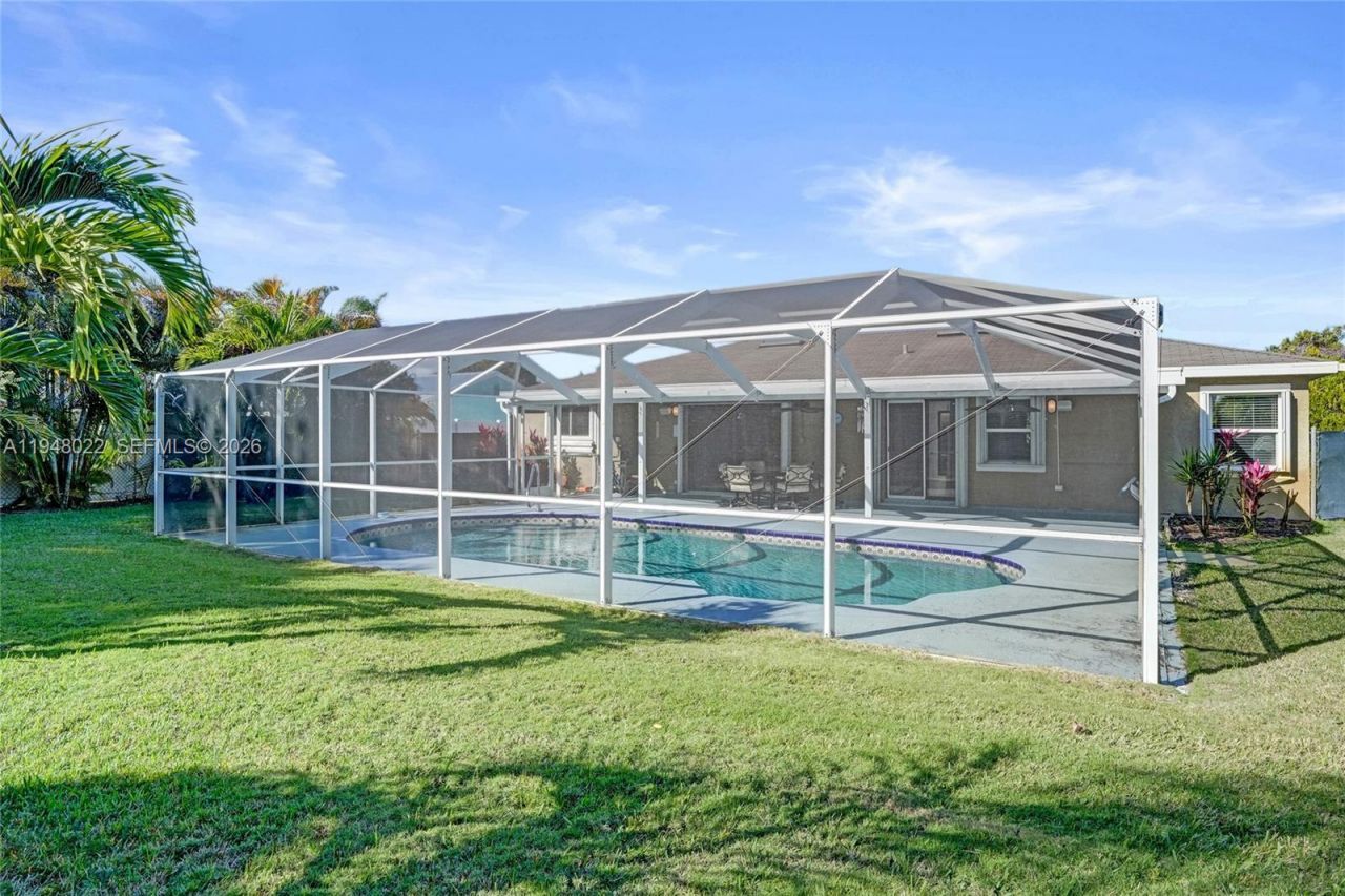 2252 SE Rainier Rd, Port Saint Lucie, FL 34952 Photo