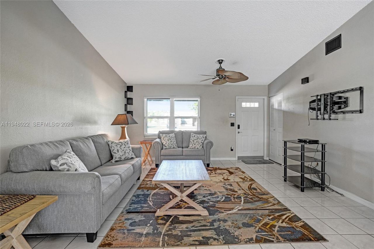 2252 SE Rainier Rd, Port Saint Lucie, FL 34952 Photo