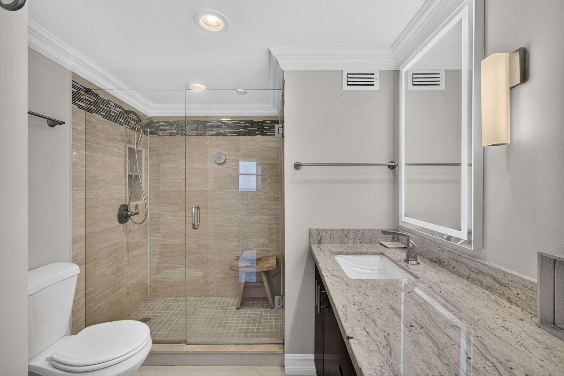 5400 N Ocean Drive, Unit 7b, Singer Island, FL 33404 Photo