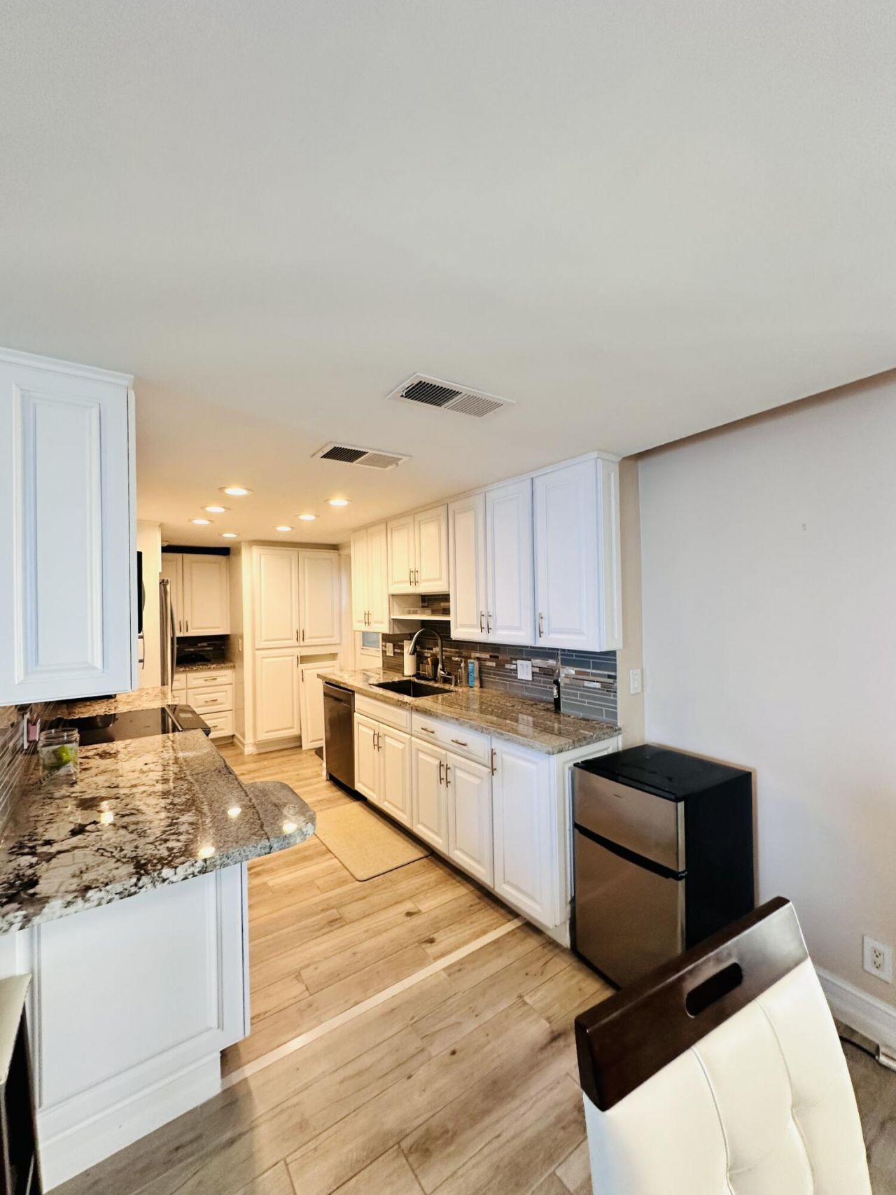 5400 N Ocean Drive, Unit 7b, Singer Island, FL 33404 Photo