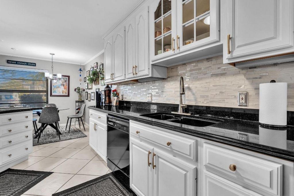 9050 Jacaranda Lane, Unit 3, Plantation, FL 33324 Photo