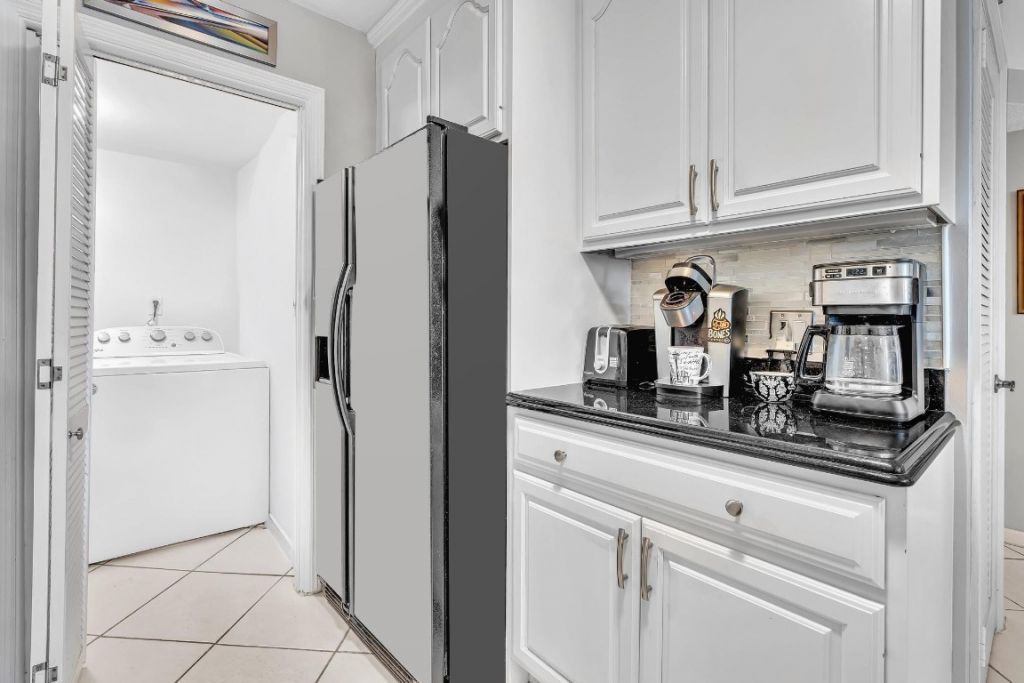 9050 Jacaranda Lane, Unit 3, Plantation, FL 33324 Photo