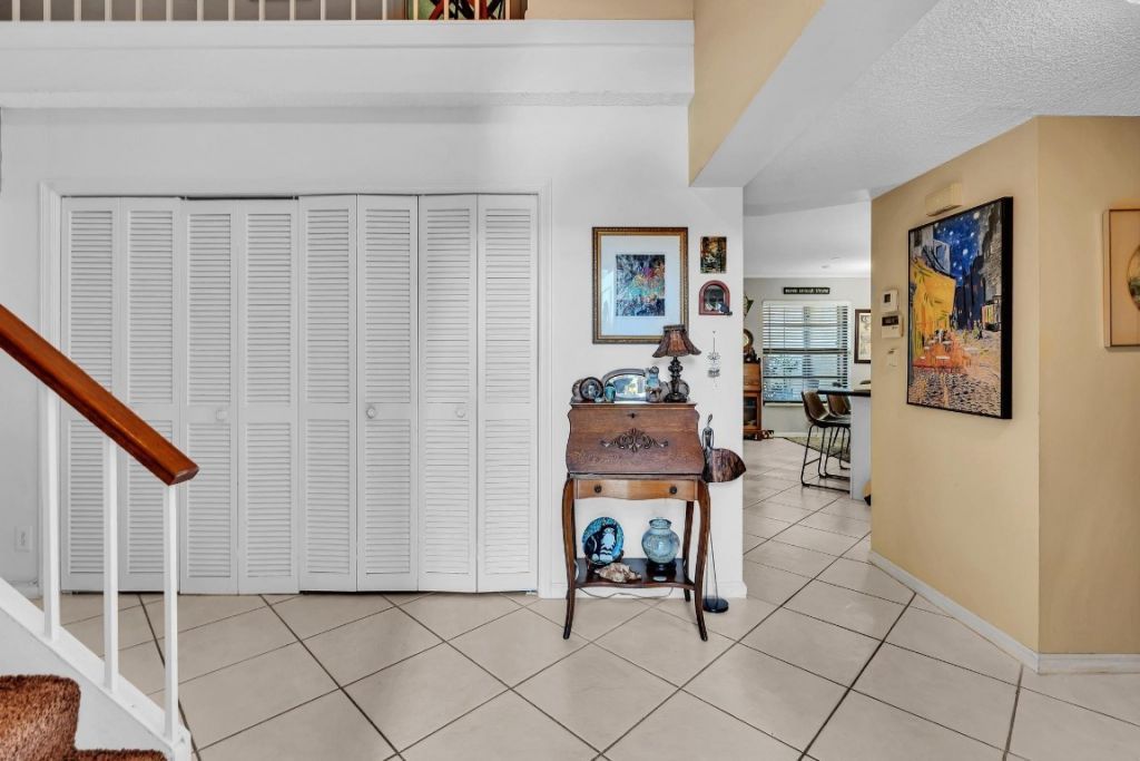 9050 Jacaranda Lane, Unit 3, Plantation, FL 33324 Photo