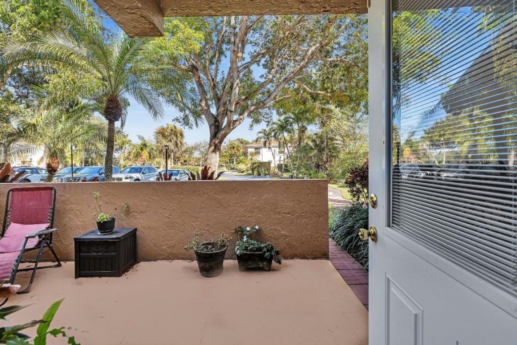 9050 Jacaranda Lane, Unit 3, Plantation, FL 33324 Photo