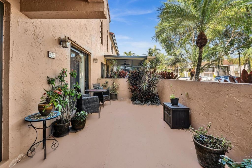 9050 Jacaranda Lane, Unit 3, Plantation, FL 33324 Photo