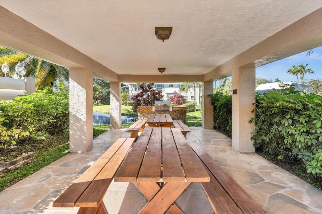 9050 Jacaranda Lane, Unit 3, Plantation, FL 33324 Photo