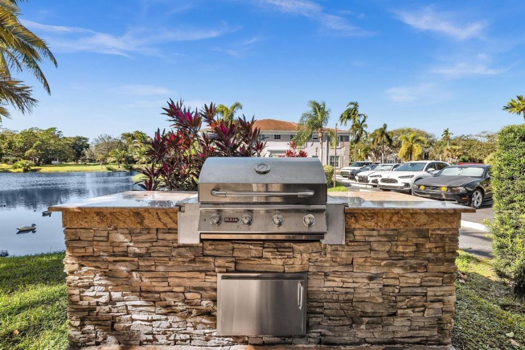 9050 Jacaranda Lane, Unit 3, Plantation, FL 33324 Photo