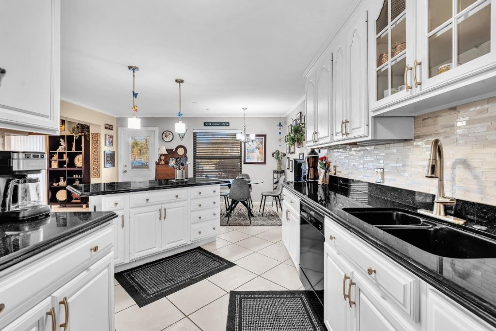 9050 Jacaranda Lane, Unit 3, Plantation, FL 33324 Photo