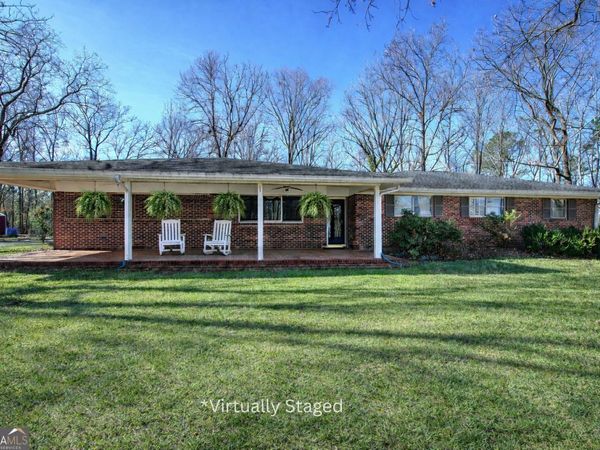 16 Summit Drive SE, Lindale, GA 30147