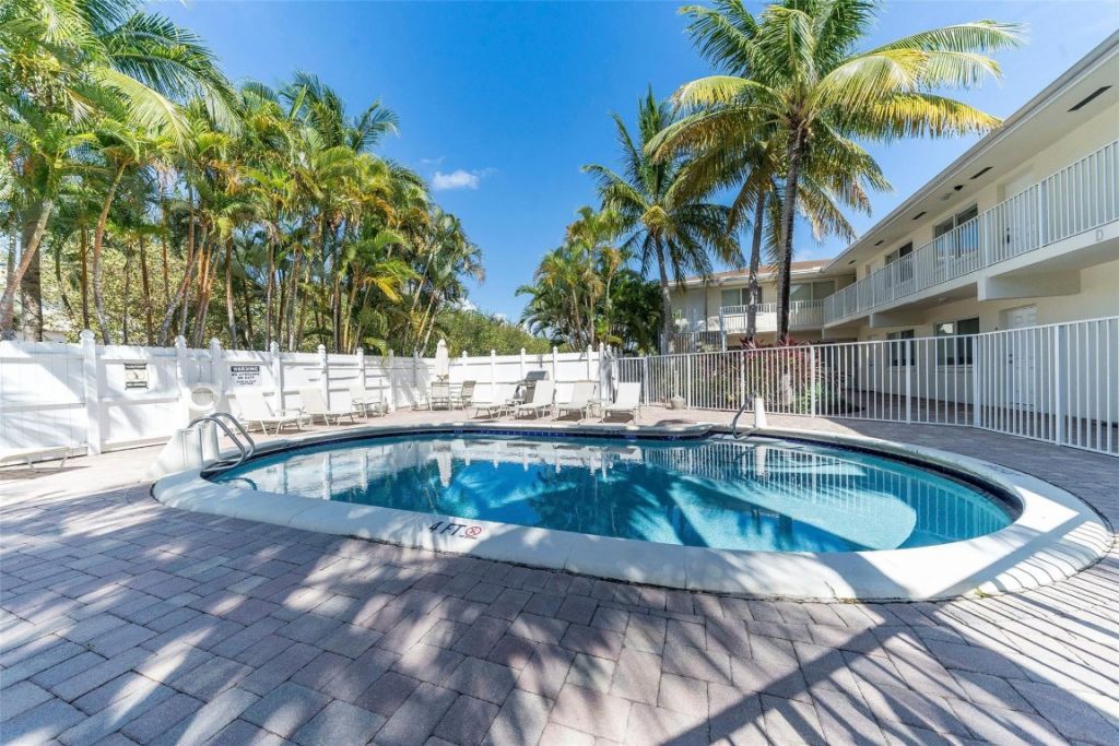 1892 NE 46th Street, Unit B4, Fort Lauderdale, FL 33308 Photo