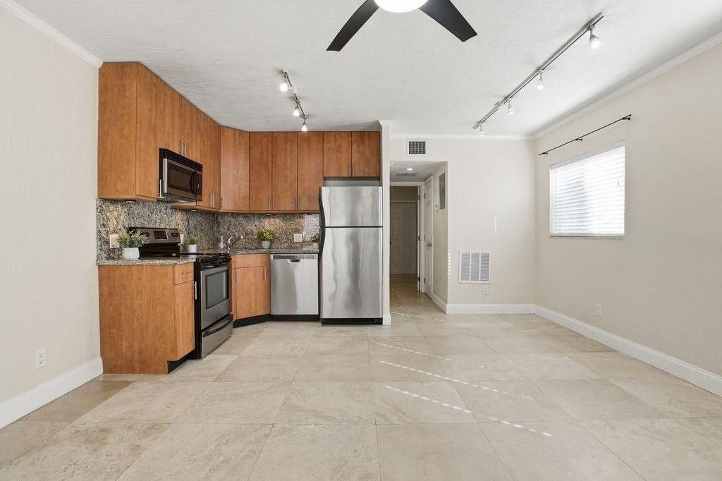 1892 NE 46th Street, Unit B4, Fort Lauderdale, FL 33308 Photo