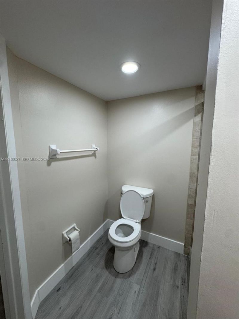 8051 S Colony Cir S, Unit 210, Tamarac, FL 33321 Photo