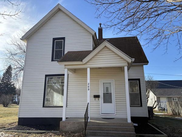209 2nd Street SW, Hampton, IA 50441
