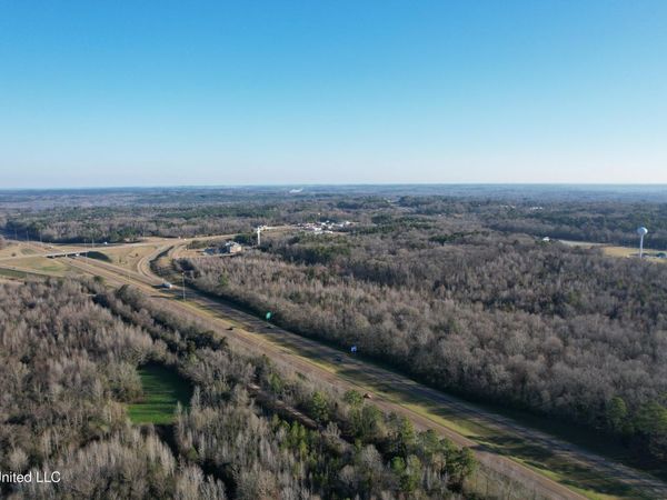 01 South Frontage Road, Winona, MS 38967