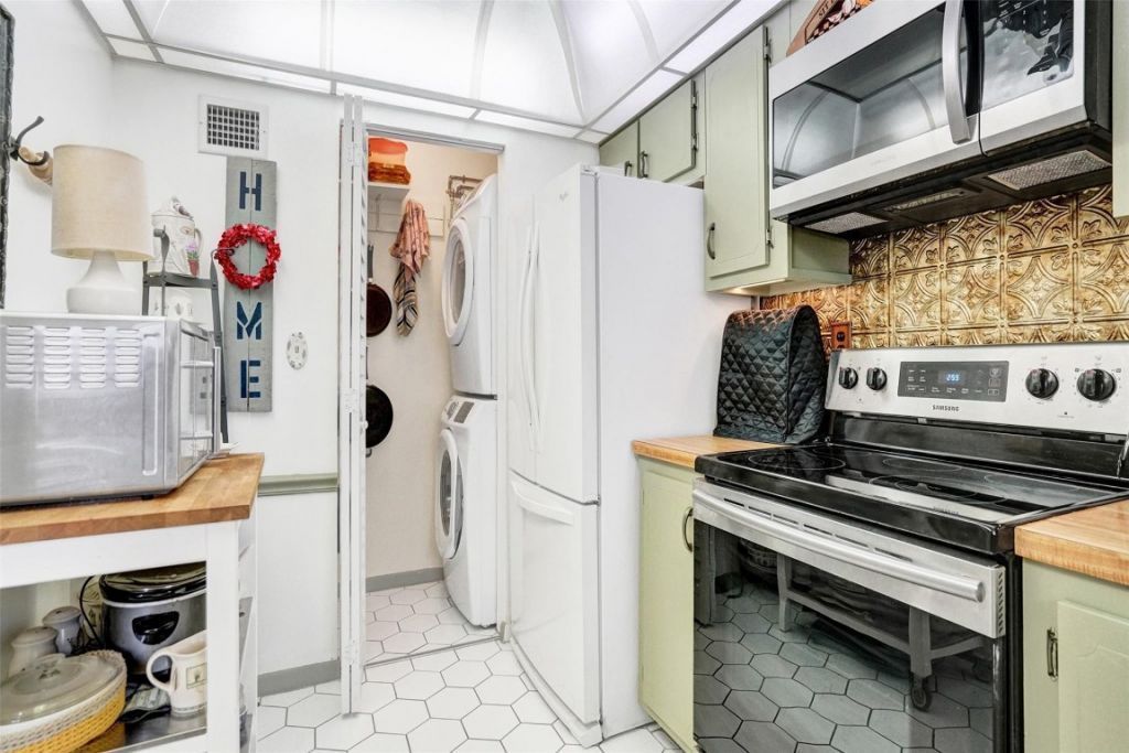 5900 NW 44th Street, Unit 505, Lauderhill, FL 33319 Photo