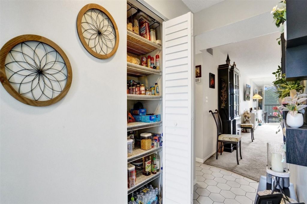 5900 NW 44th Street, Unit 505, Lauderhill, FL 33319 Photo