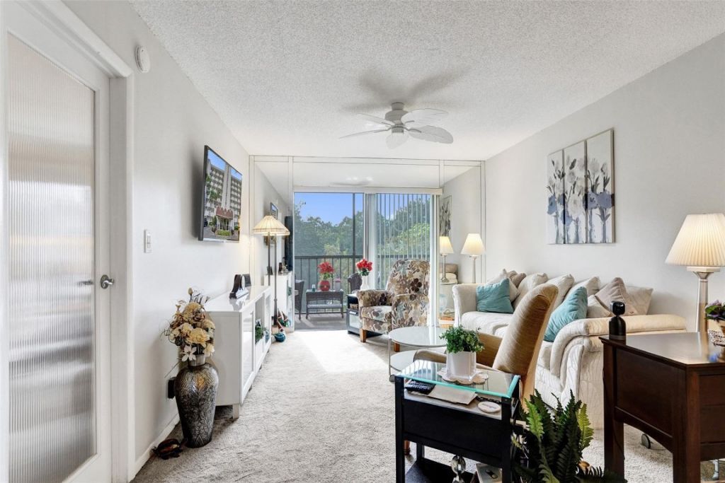 5900 NW 44th Street, Unit 505, Lauderhill, FL 33319 Photo