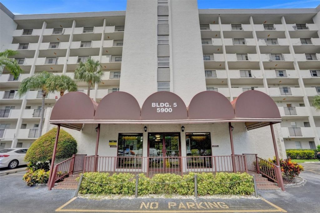 5900 NW 44th Street, Unit 505, Lauderhill, FL 33319 Photo