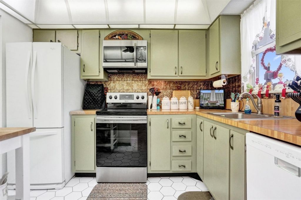 5900 NW 44th Street, Unit 505, Lauderhill, FL 33319 Photo