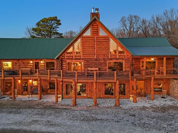 1709 Star Hollow Road, Washburn, MO 65772