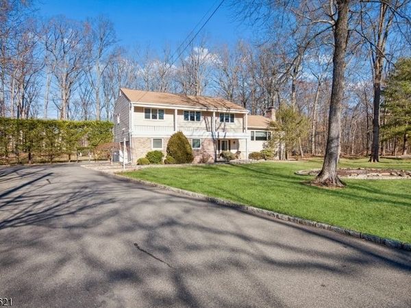 68 Fairchild Pl, Hanover, NJ 07981