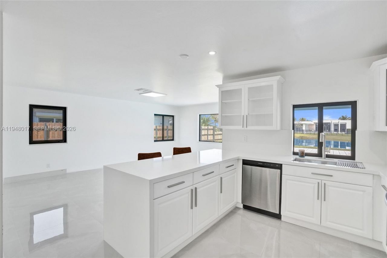 16653 Golfview Dr, Weston, FL 33326 Photo