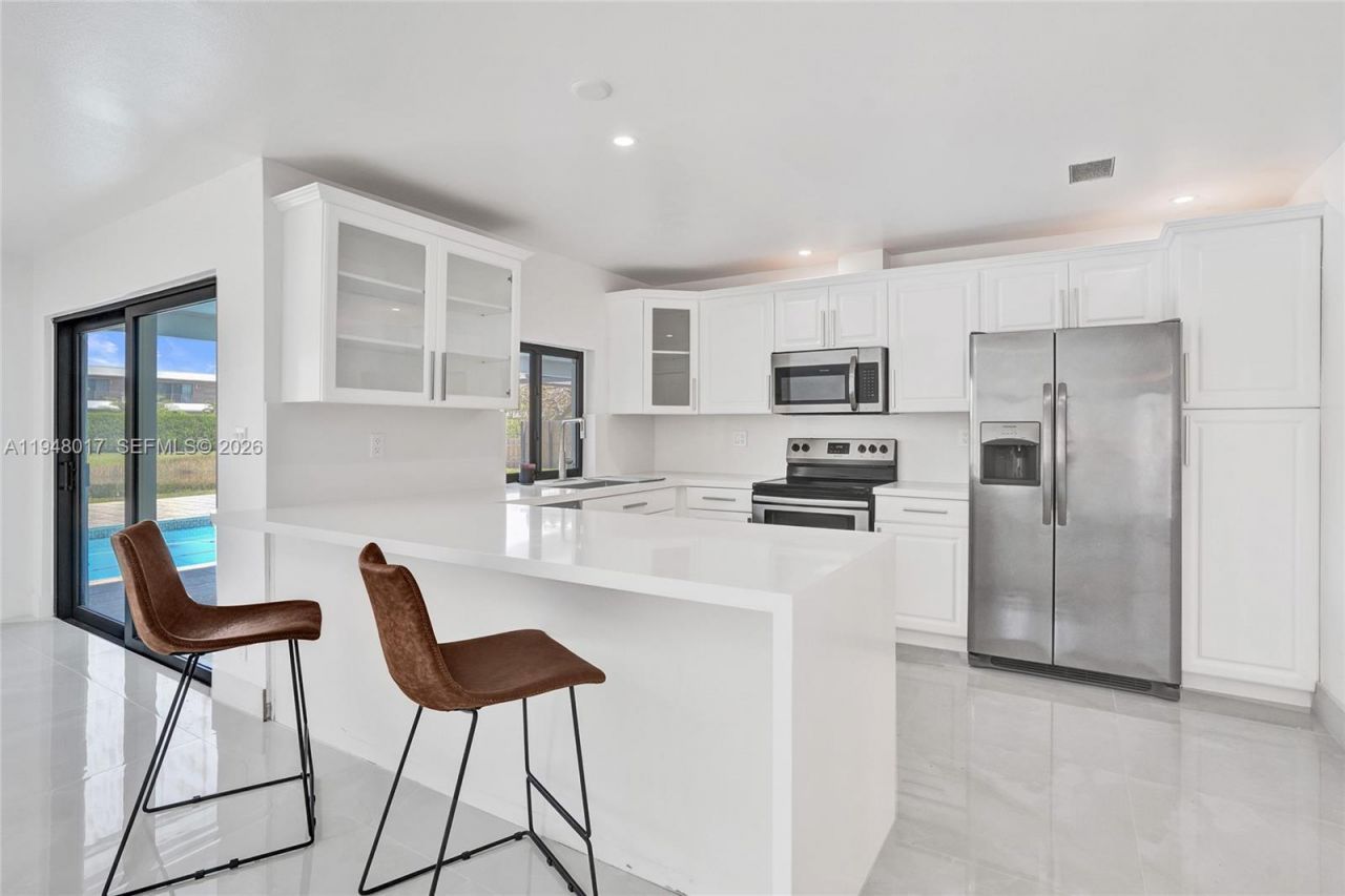 16653 Golfview Dr, Weston, FL 33326 Photo