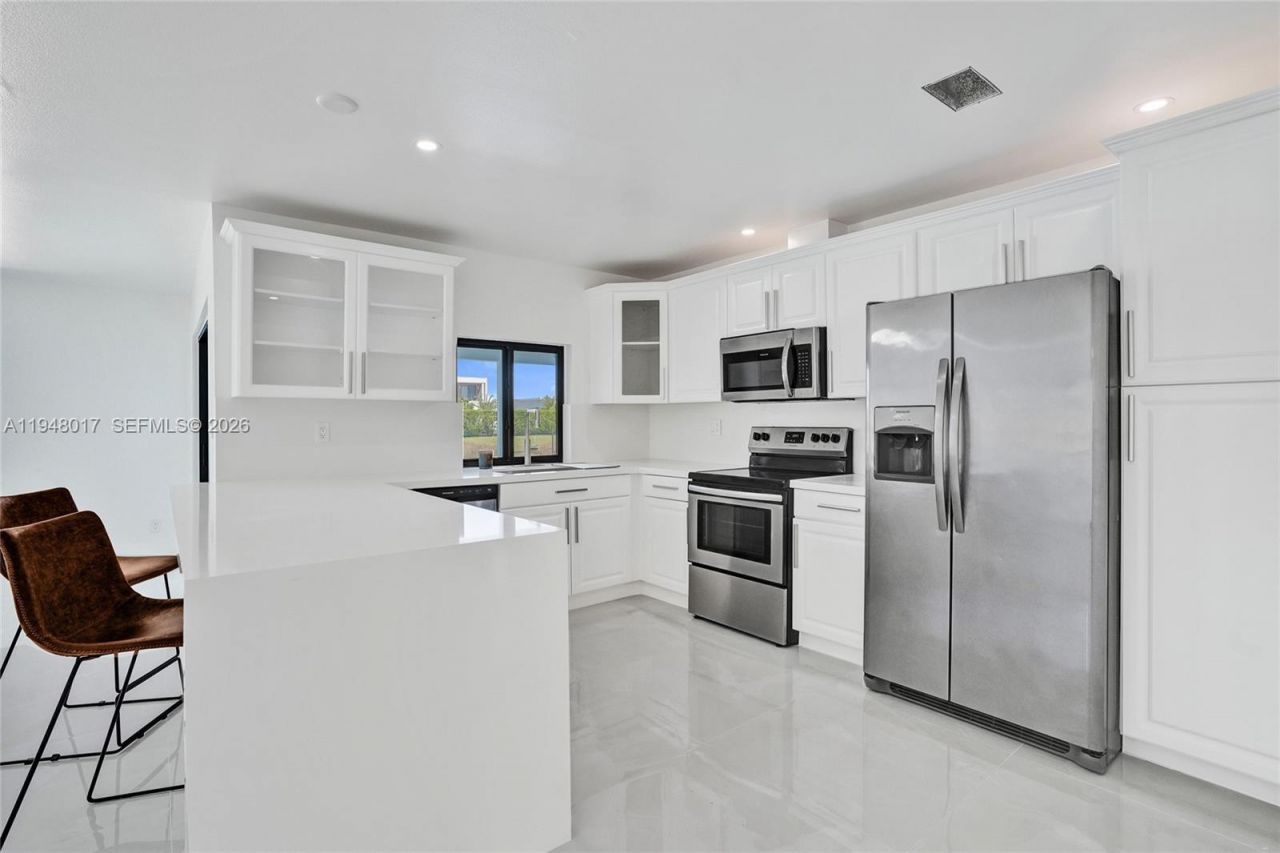 16653 Golfview Dr, Weston, FL 33326 Photo