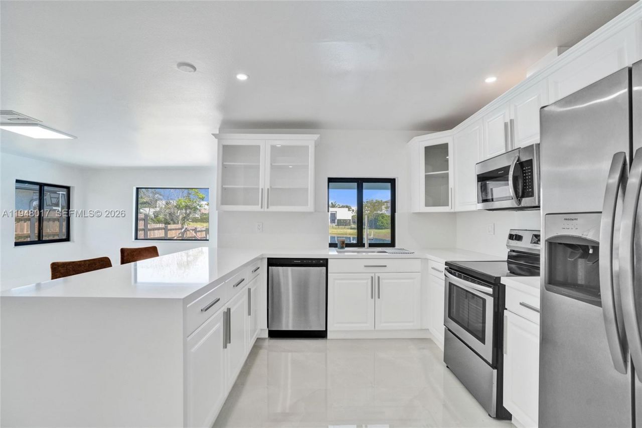 16653 Golfview Dr, Weston, FL 33326 Photo