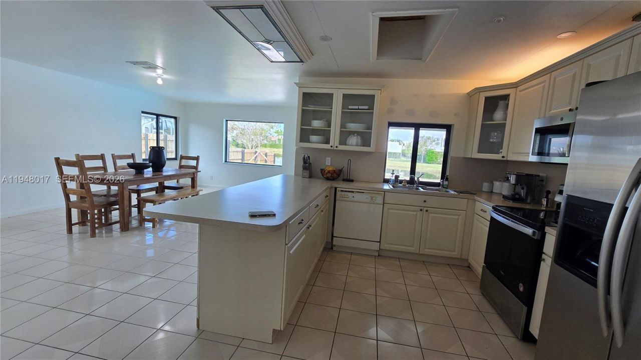 16653 Golfview Dr, Weston, FL 33326 Photo