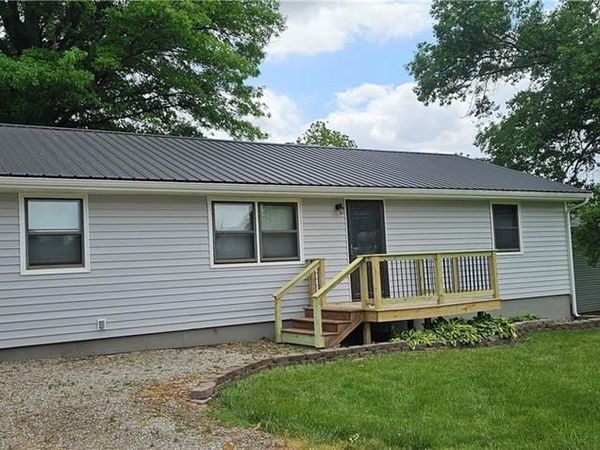 104 W. Cedar Street, Waverly, MO 64096
