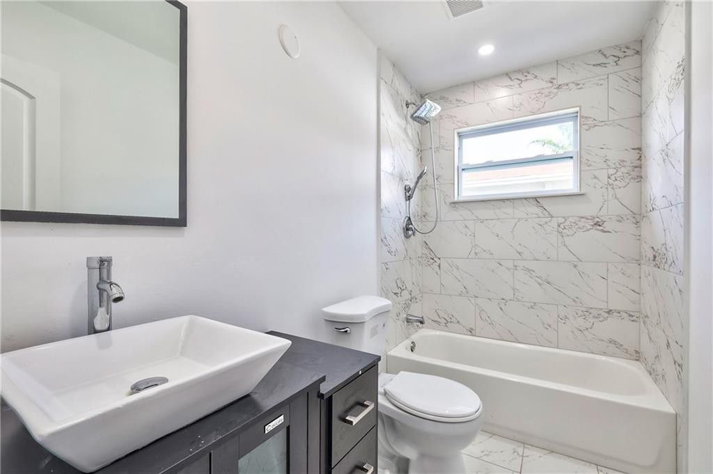 1389 W 33, Riviera Beach, FL 33404 Photo