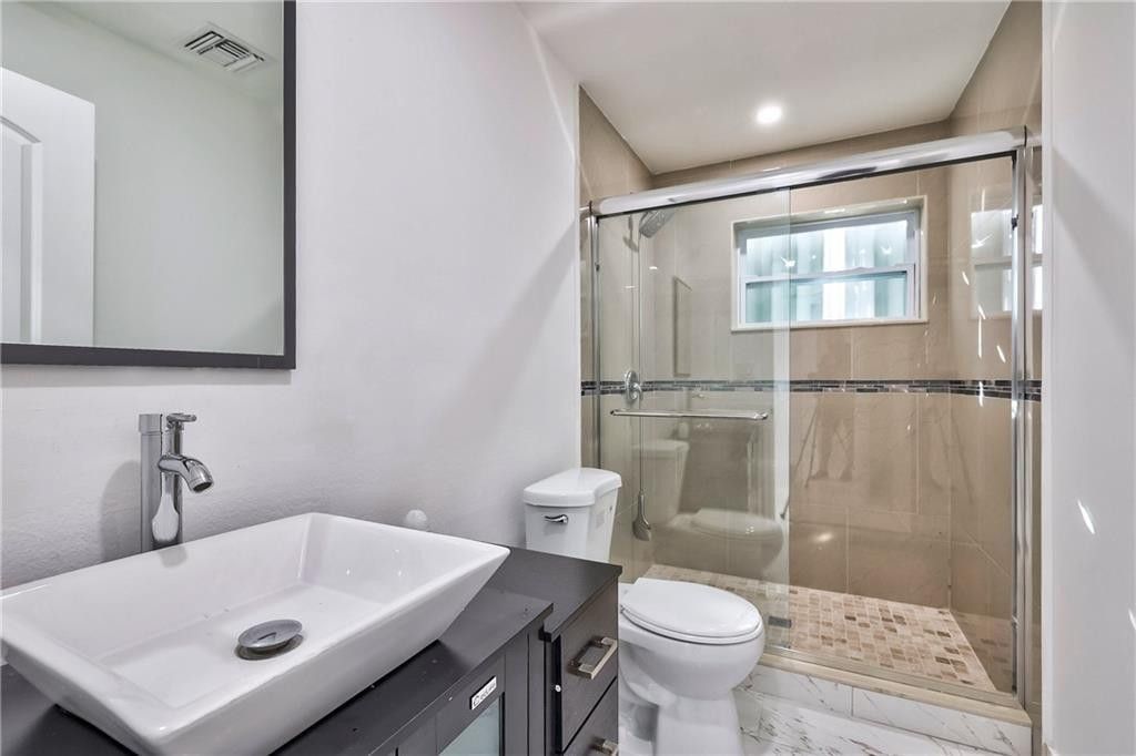 1389 W 33, Riviera Beach, FL 33404 Photo