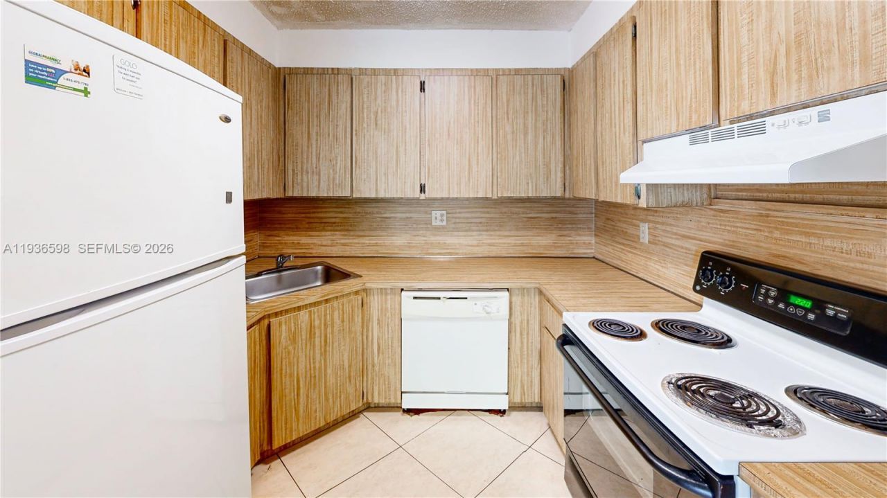 1300 SW 122nd Ave, Unit 419B-2, Miami, FL 33184 Photo