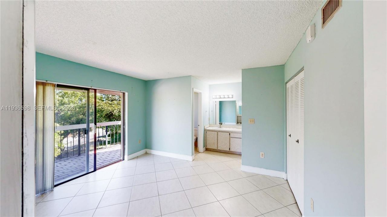 1300 SW 122nd Ave, Unit 419B-2, Miami, FL 33184 Photo
