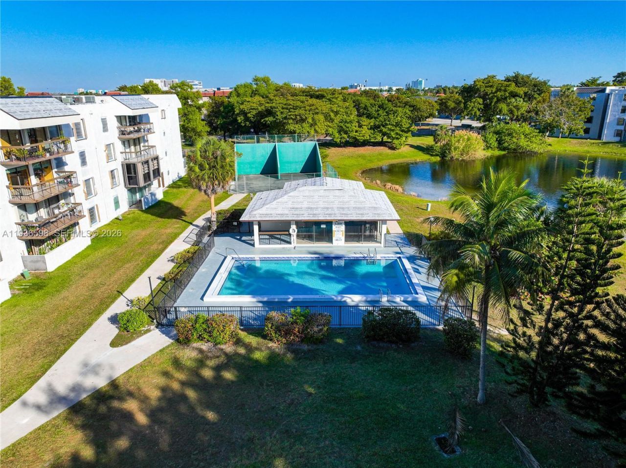 1300 SW 122nd Ave, Unit 419B-2, Miami, FL 33184 Photo