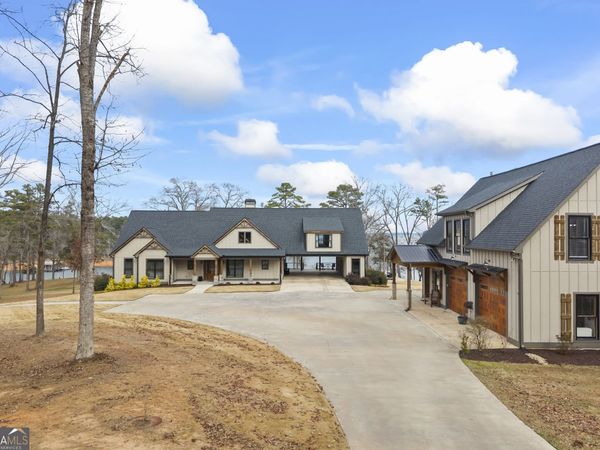 300 Black Point Drive, Hartwell, GA 30643