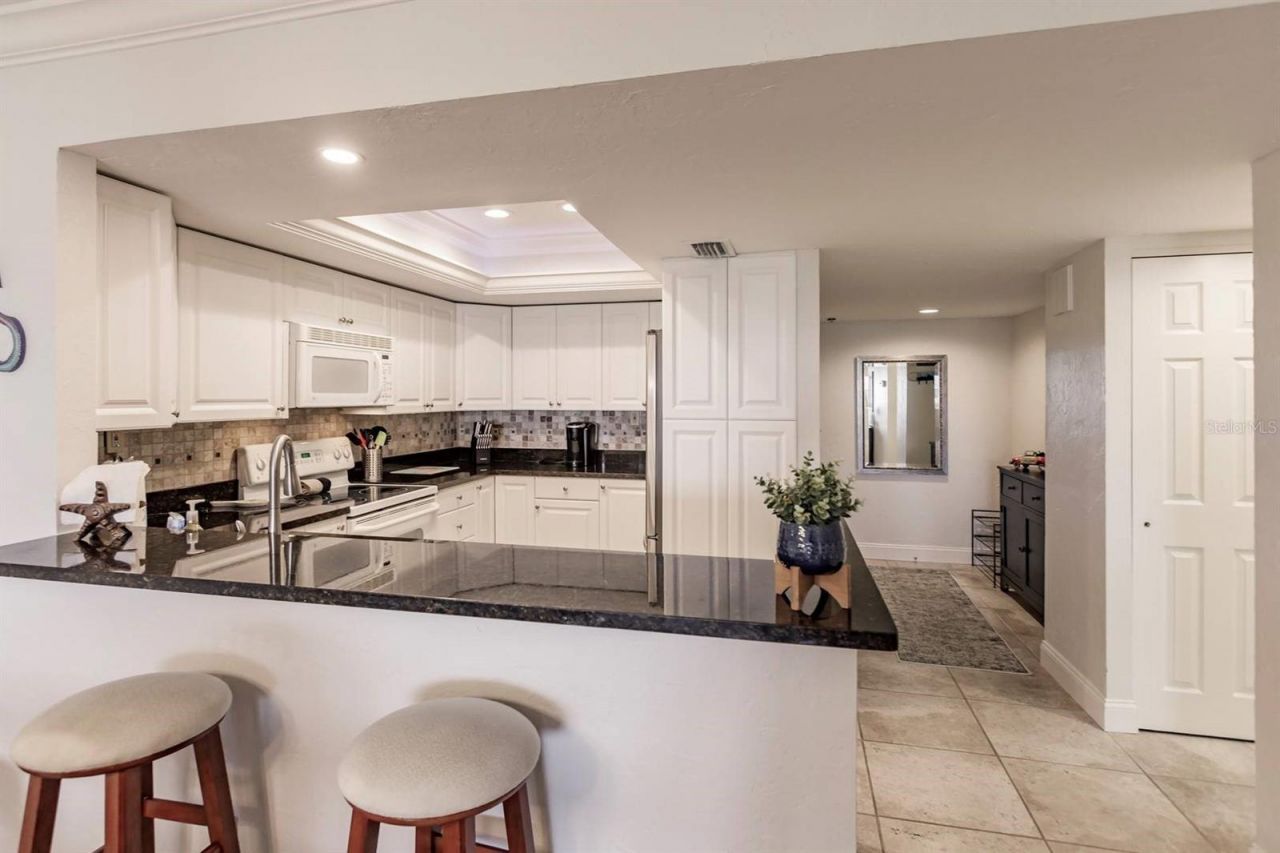 1125 W Peppertree Drive, Unit 605, Sarasota, FL 34242 Photo