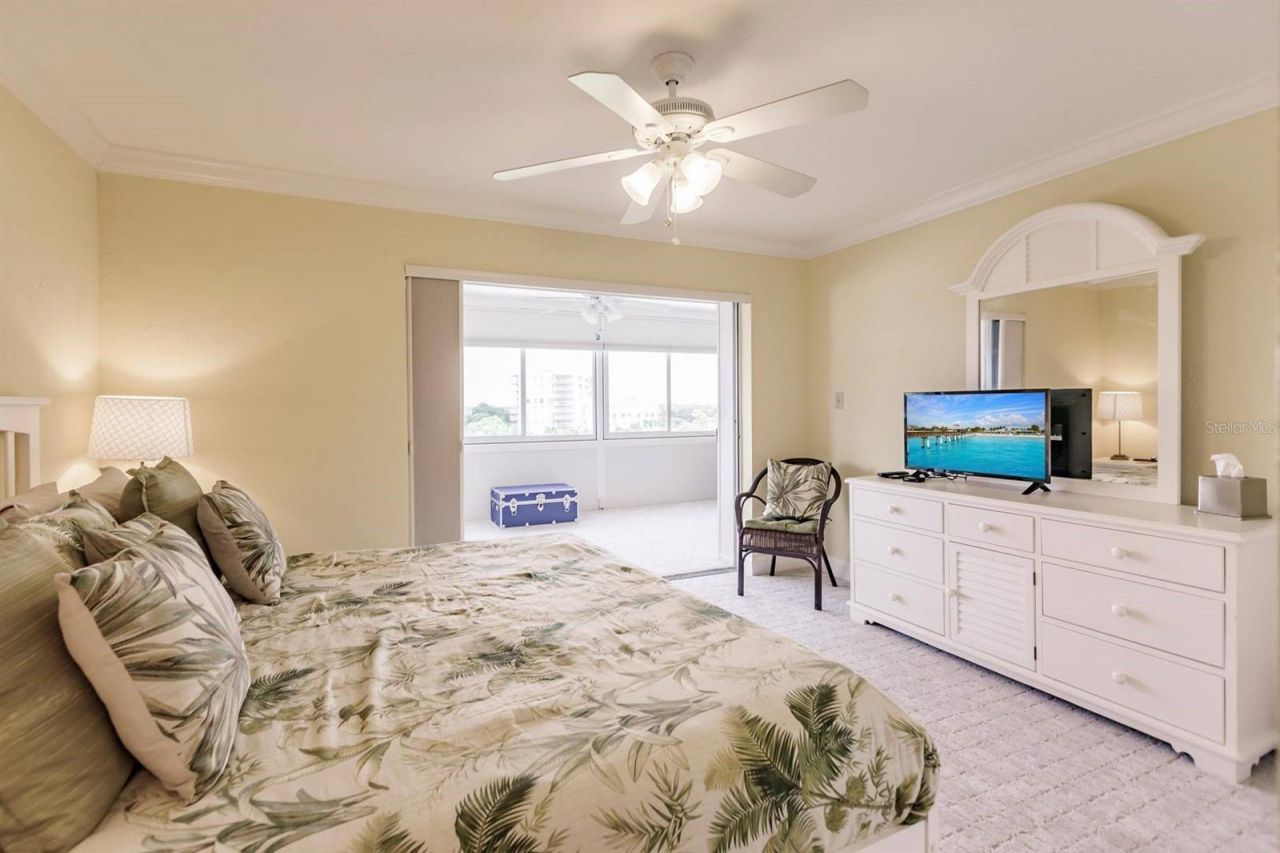 1125 W Peppertree Drive, Unit 605, Sarasota, FL 34242 Photo