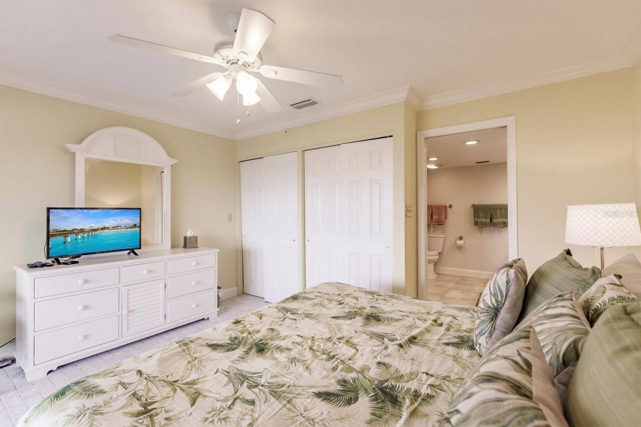 1125 W Peppertree Drive, Unit 605, Sarasota, FL 34242 Photo