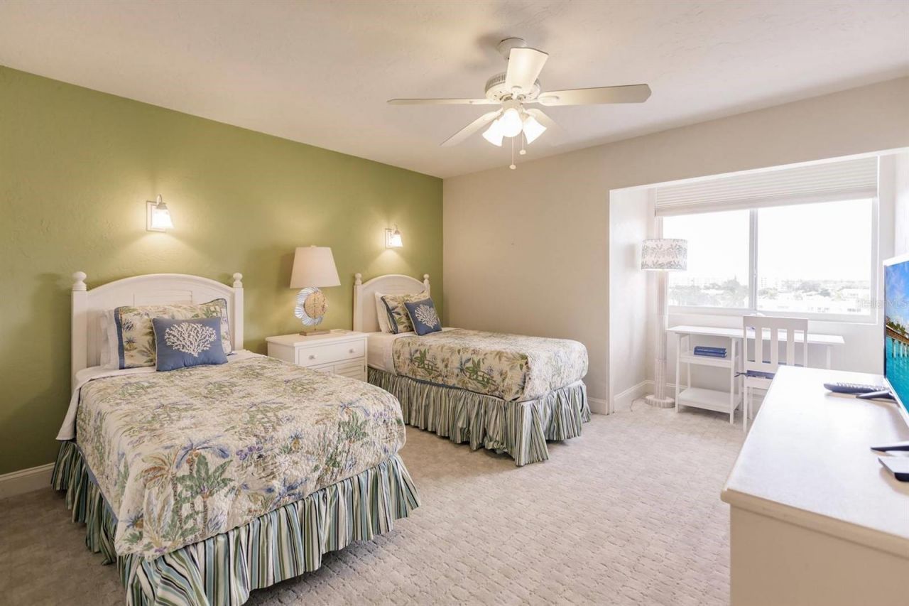 1125 W Peppertree Drive, Unit 605, Sarasota, FL 34242 Photo
