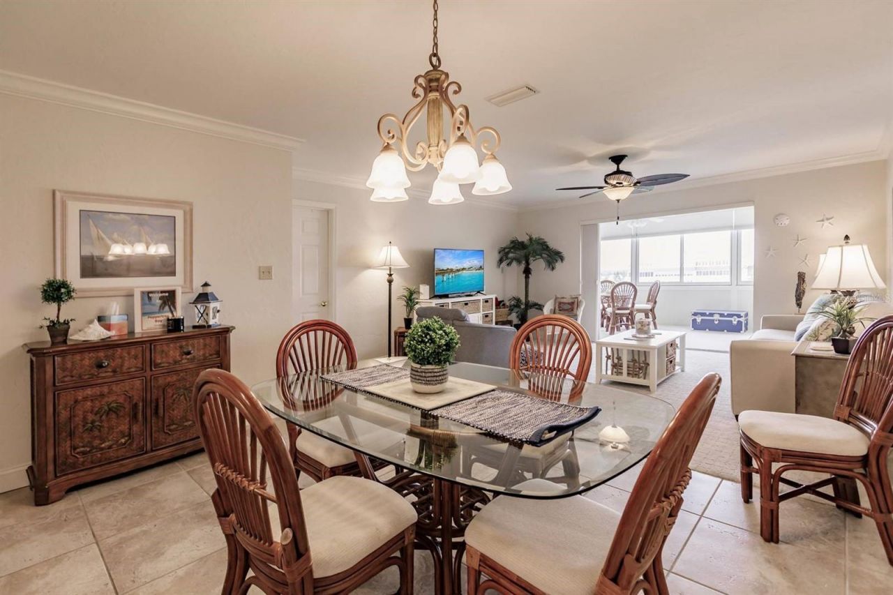 1125 W Peppertree Drive, Unit 605, Sarasota, FL 34242 Photo